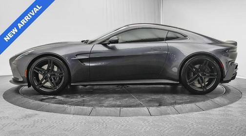 2025 Aston Martin Vantage Base