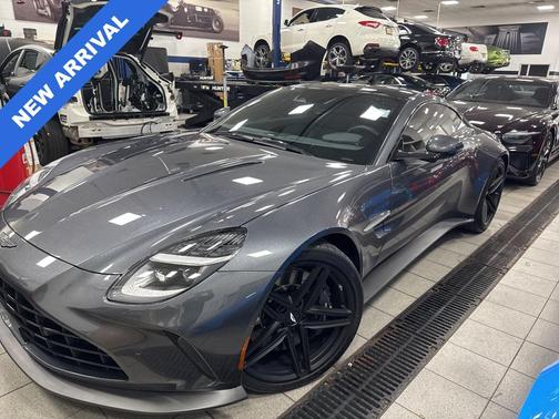 2025 Aston Martin Vantage Base