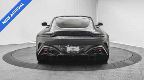 2025 Aston Martin Vantage Base