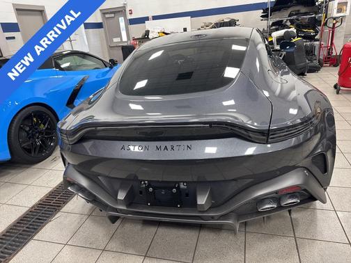 2025 Aston Martin Vantage Base