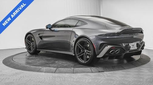 2025 Aston Martin Vantage Base