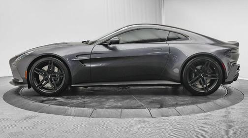 2025 Aston Martin Vantage Base