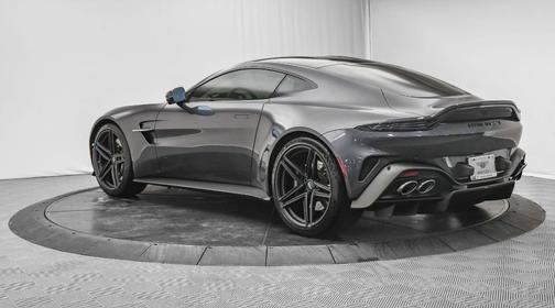 2025 Aston Martin Vantage Base