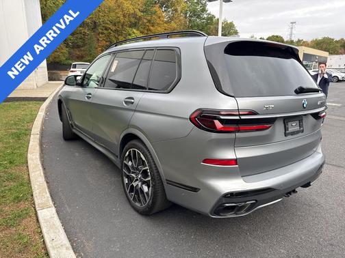 2024 BMW X7 M60i