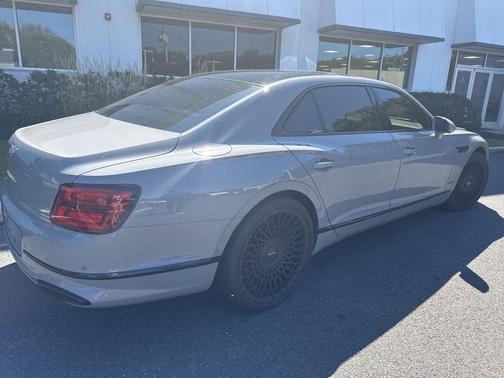 2023 Bentley Flying Spur Mulliner W12