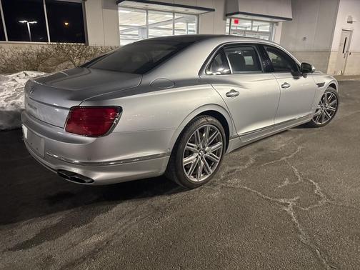 2022 Bentley Flying Spur V8