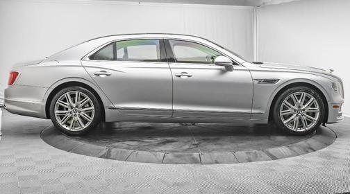 2022 Bentley Flying Spur V8