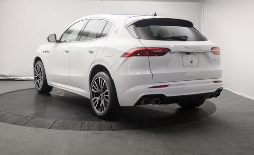 White 2025 Maserati Grecale Base