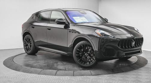 Nero 2025 Maserati Grecale Modena