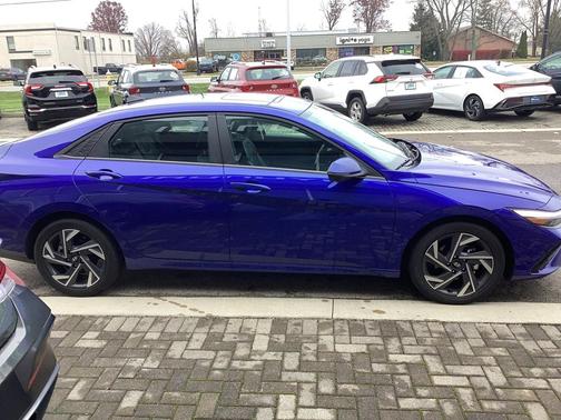 2024 Hyundai ELANTRA Limited