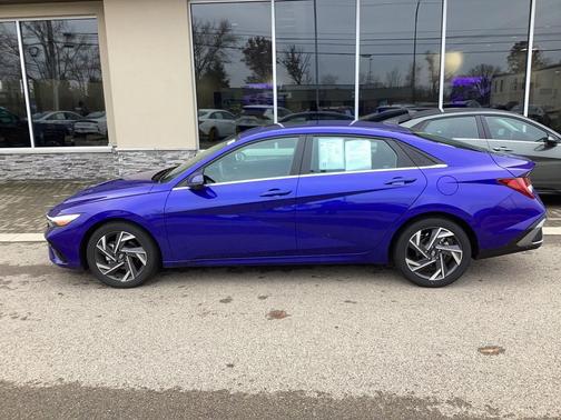 2024 Hyundai ELANTRA Limited