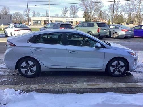 2021 Hyundai IONIQ Hybrid SEL