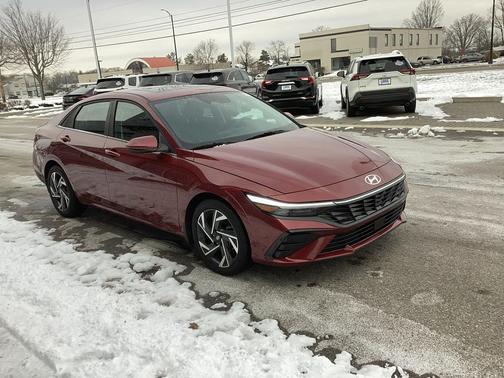 2024 Hyundai ELANTRA SEL