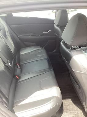 2021 Hyundai ELANTRA Limited