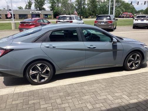 2021 Hyundai ELANTRA Limited