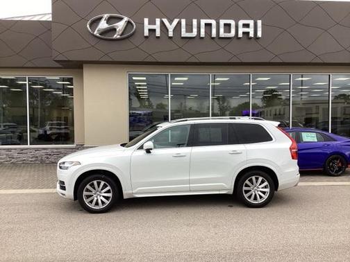 2018 Volvo XC90 T6 Momentum