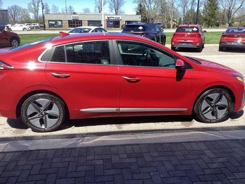 2022 Hyundai IONIQ Hybrid Limited