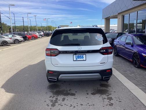 2023 Honda Pilot Touring 8-Passenger