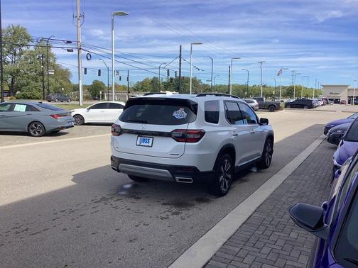 2023 Honda Pilot Touring 8-Passenger
