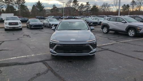 2026 Hyundai SONATA Hybrid Base