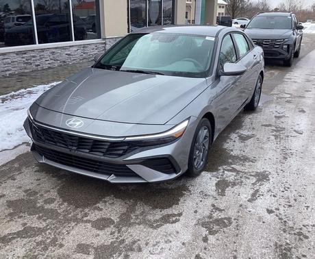 2024 Hyundai ELANTRA SEL