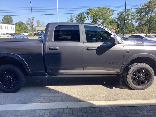 2022 RAM 3500 Limited Crew Cab 4x4 6'4' Box