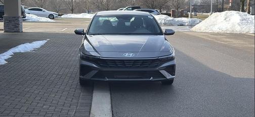 2025 Hyundai ELANTRA SE