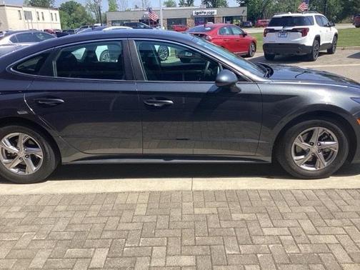 2022 Hyundai SONATA SE