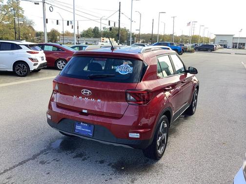 2025 Hyundai VENUE SEL