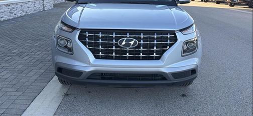 2022 Hyundai VENUE SEL