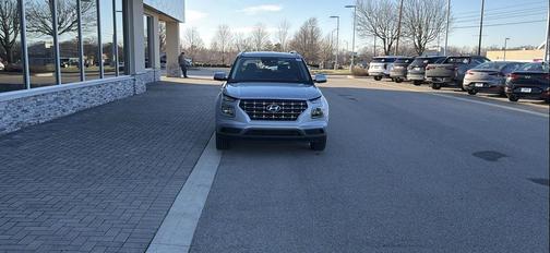 2022 Hyundai VENUE SEL