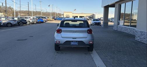 2022 Hyundai VENUE SEL