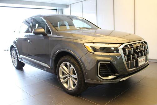 2025 Audi Q7 55 Premium