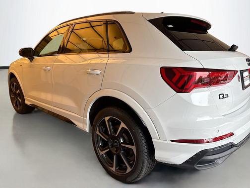 Glacier White Metallic 2025 Audi Q3 45 S line Premium Plus