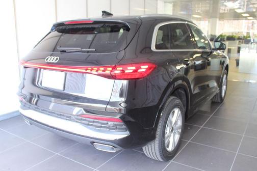 2025 Audi Q5 Premium TFSI quattro S tronic