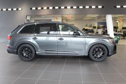 2026 Audi SQ7 4.0T Premium Plus