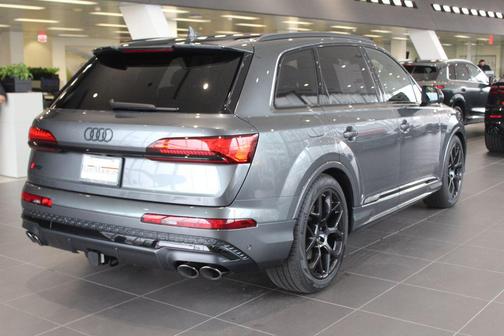 2026 Audi SQ7 4.0T Premium Plus