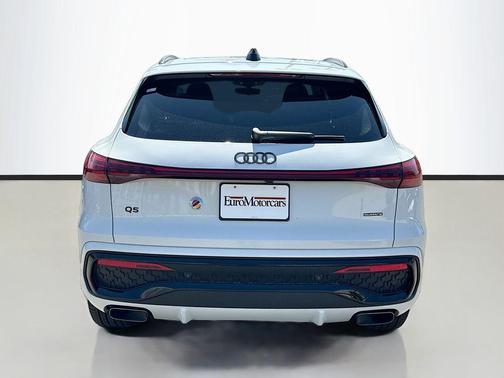 Glacier White Metallic 2026 Audi Q5 Premium Plus TFSI quattro S tronic