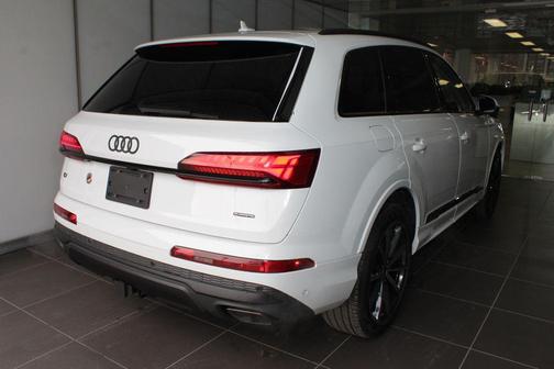 2026 Audi Q7 45 Premium Plus