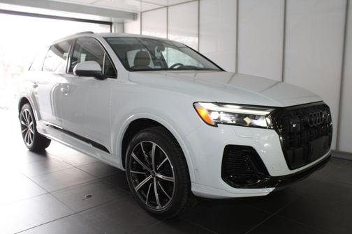 2026 Audi Q7 45 Premium Plus