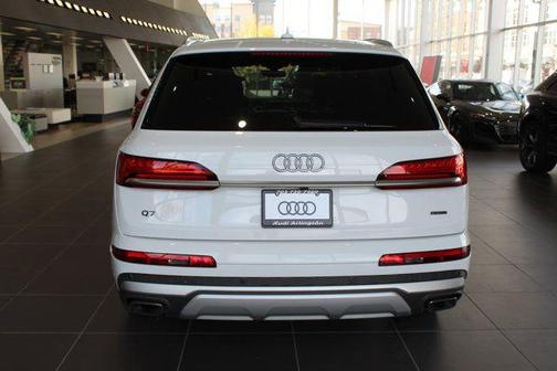 2025 Audi Q7 55 Premium Plus