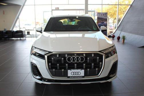 2025 Audi Q7 55 Premium Plus