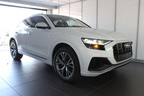 2022 Audi Q8 55 Premium Plus