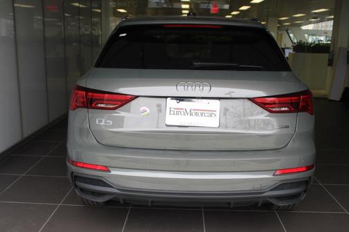 2025 Audi Q3 Premium 45 TFSI S line quattro Tiptronic