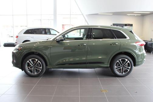 2025 Audi Q5 Premium TFSI quattro S tronic