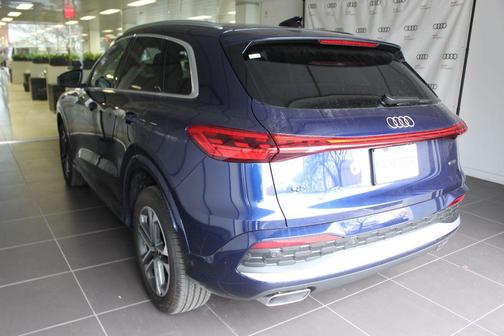 2025 Audi Q5 Premium TFSI quattro S tronic