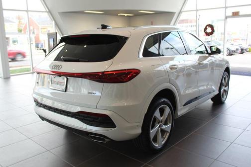 2025 Audi Q5 Premium Plus TFSI quattro S tronic