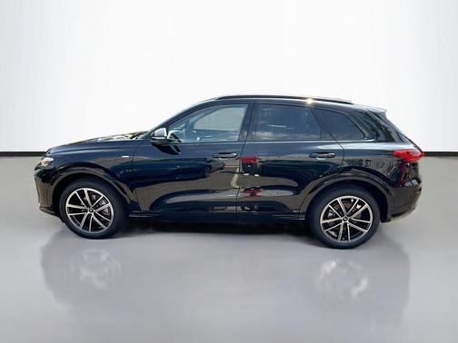 Mythos Black Metallic 2026 Audi Q5 Prestige TFSI quattro S tronic