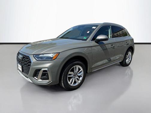 Gray Metallic 2023 Audi Q5 45 S line Premium