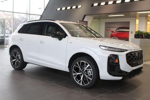 2025 Audi Q5 Premium TFSI quattro S tronic